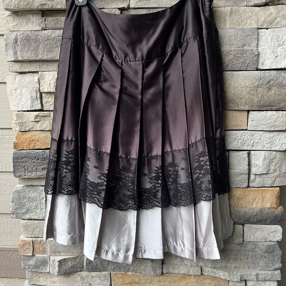 Elegant Black and Gray Pleated Skirt